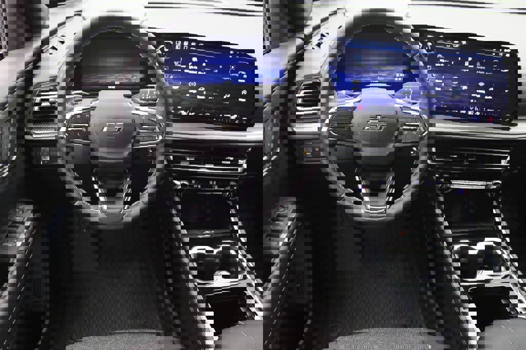 Used 2024 Chevrolet Traverse LT w/ Midnight/Sport Edition image 13