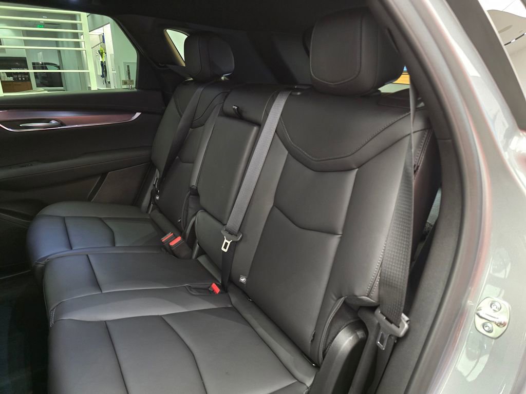 New 2025 Cadillac XT5 Luxury image 17