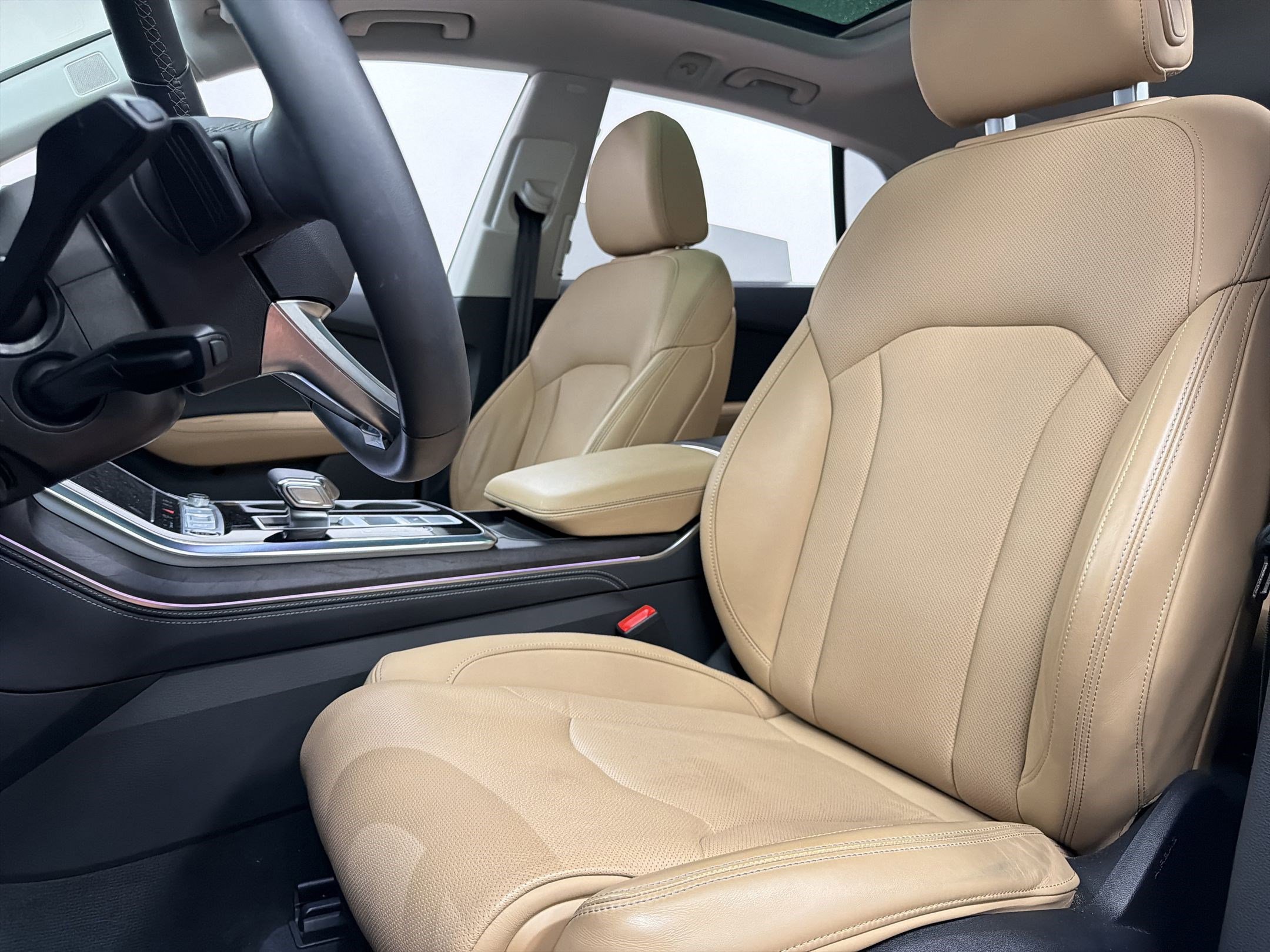 Used 2024 Audi Q8 Prestige image 5