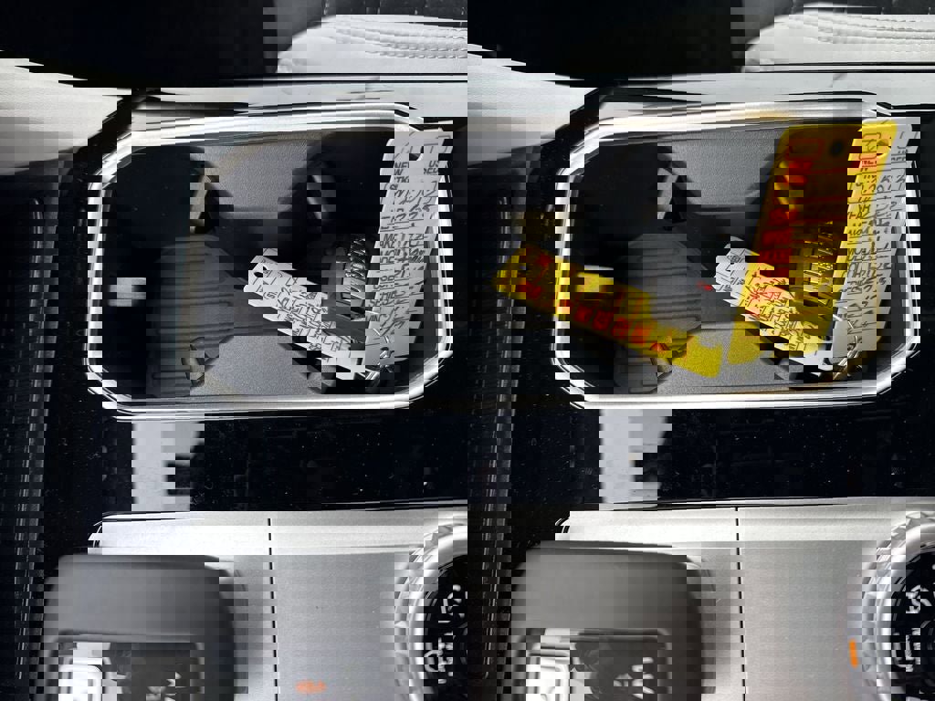 New 2025 Mitsubishi Outlander SE image 39