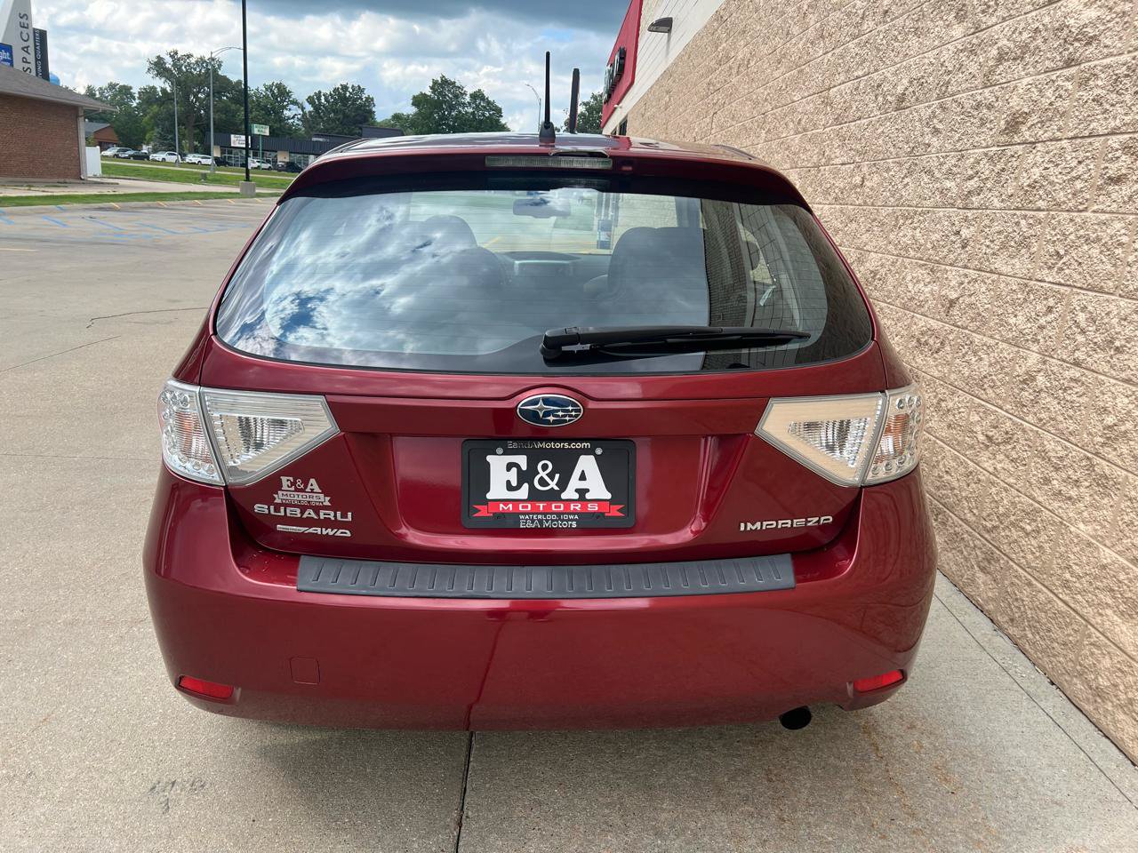 Used 2011 Subaru Impreza 2.5i Premium w/ PWR Moonroof Value Pkg AWD/4WD image 4
