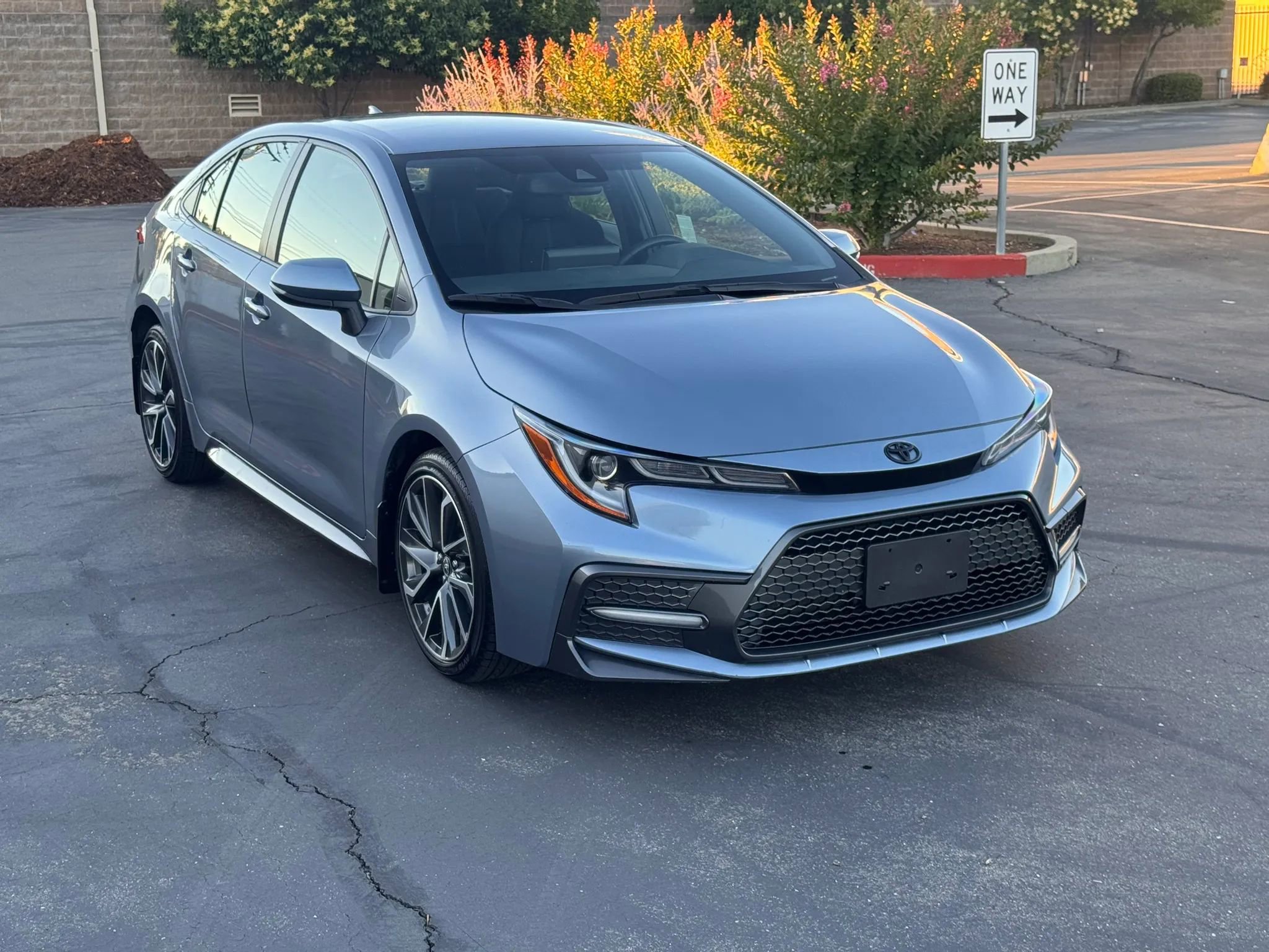 Used 2022 Toyota Corolla SE w/ Carpet Mat Package (TMS) FWD image 8