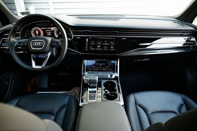 Used 2025 Audi Q7 3.0T Premium w/ Convenience Package image 27