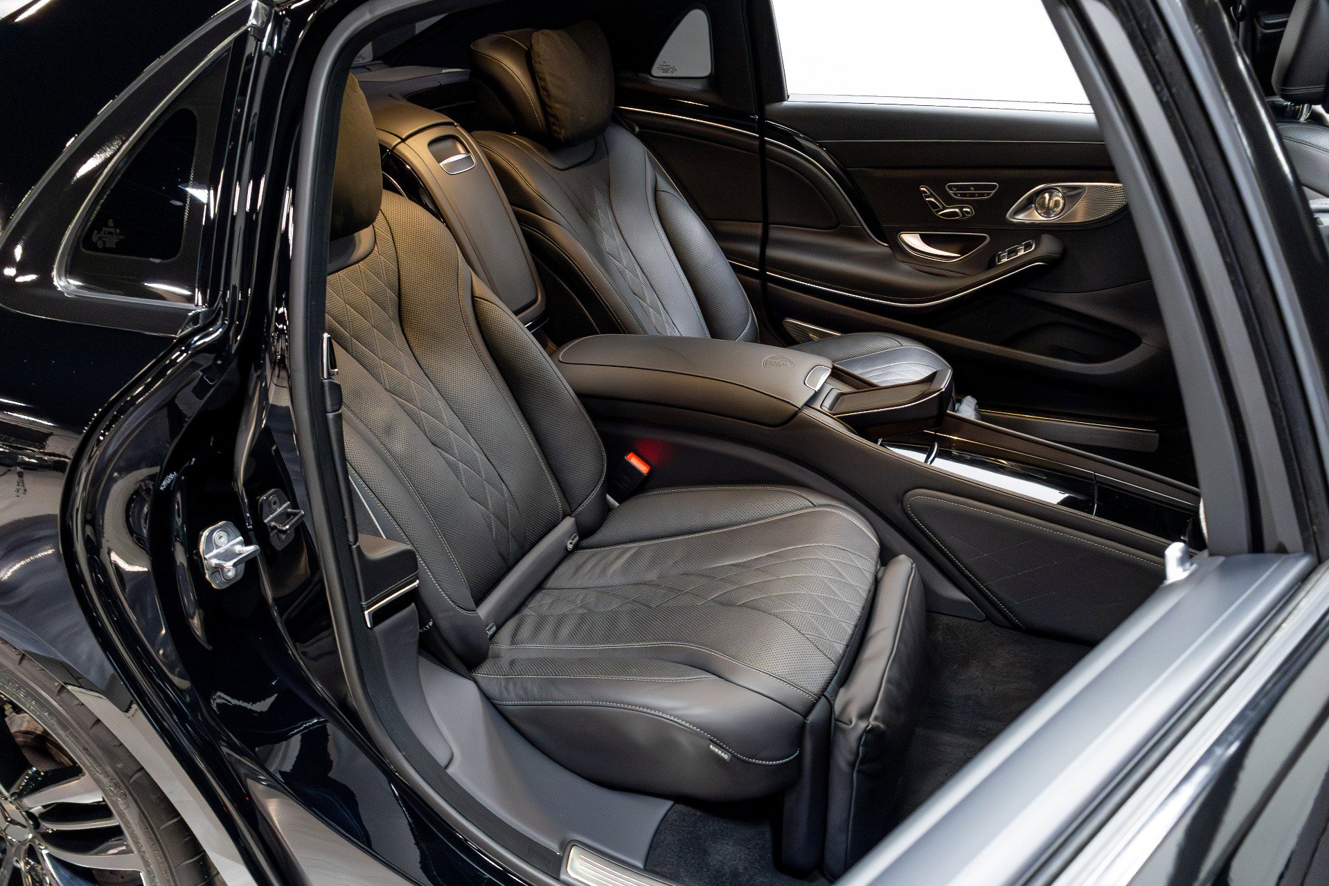 Used 2020 Mercedes-Benz Maybach S 650 image 29
