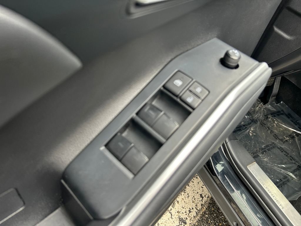 Used 2022 Toyota Highlander XLE image 19