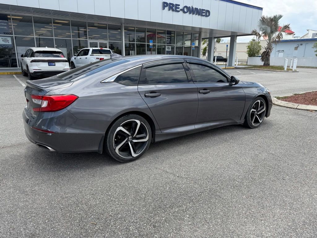 Used 2018 Honda Accord Sport image 2