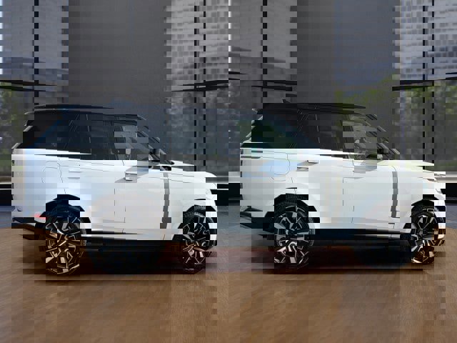 New 2026 Land Rover Range Rover SE image 17