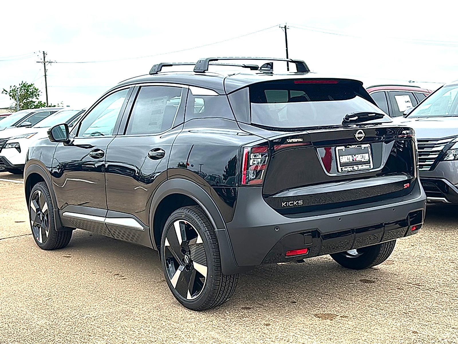 New 2026 Nissan Kicks SR w/ Cold Weather Package FWD image 6