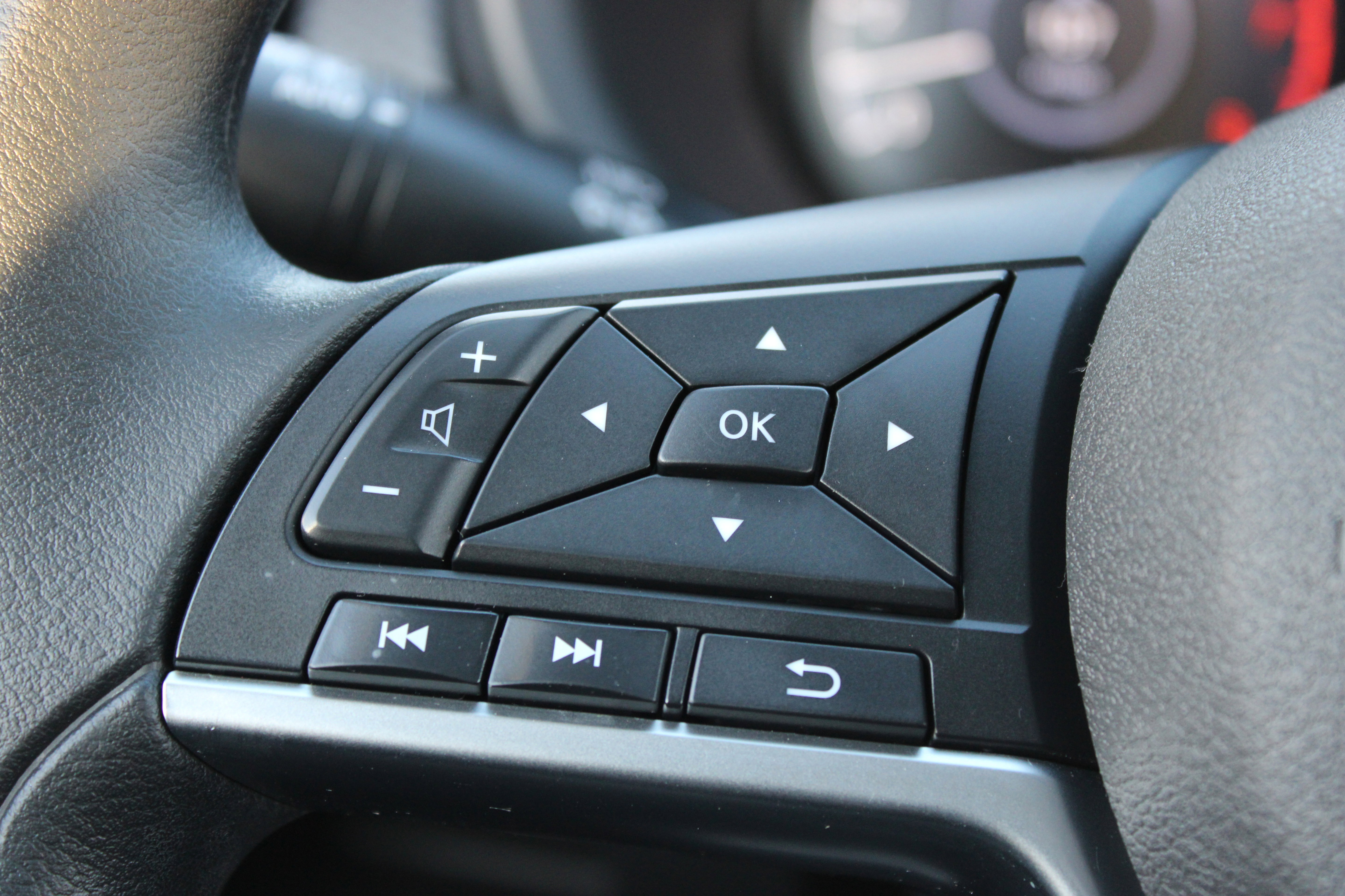 Certified 2021 Nissan Kicks SV image 25