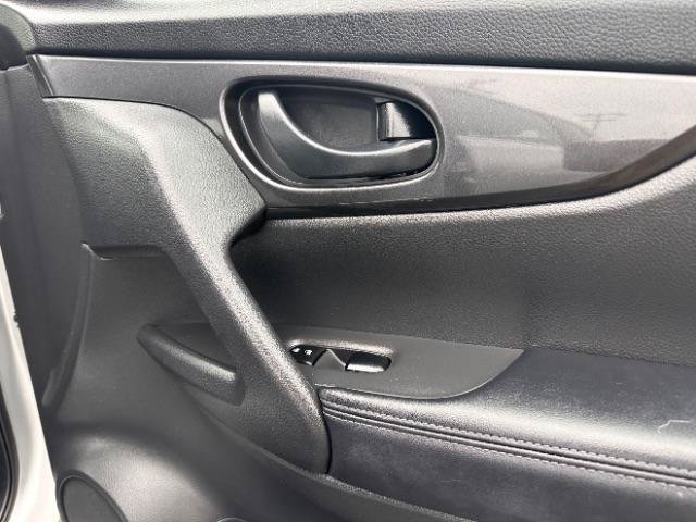 Used 2020 Nissan Rogue S AWD/4WD image 20