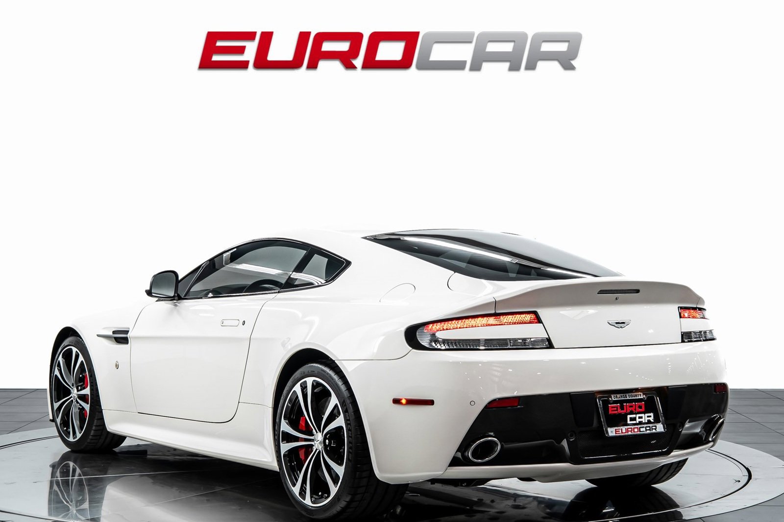 Used 2017 Aston Martin V12 Vantage S image 3