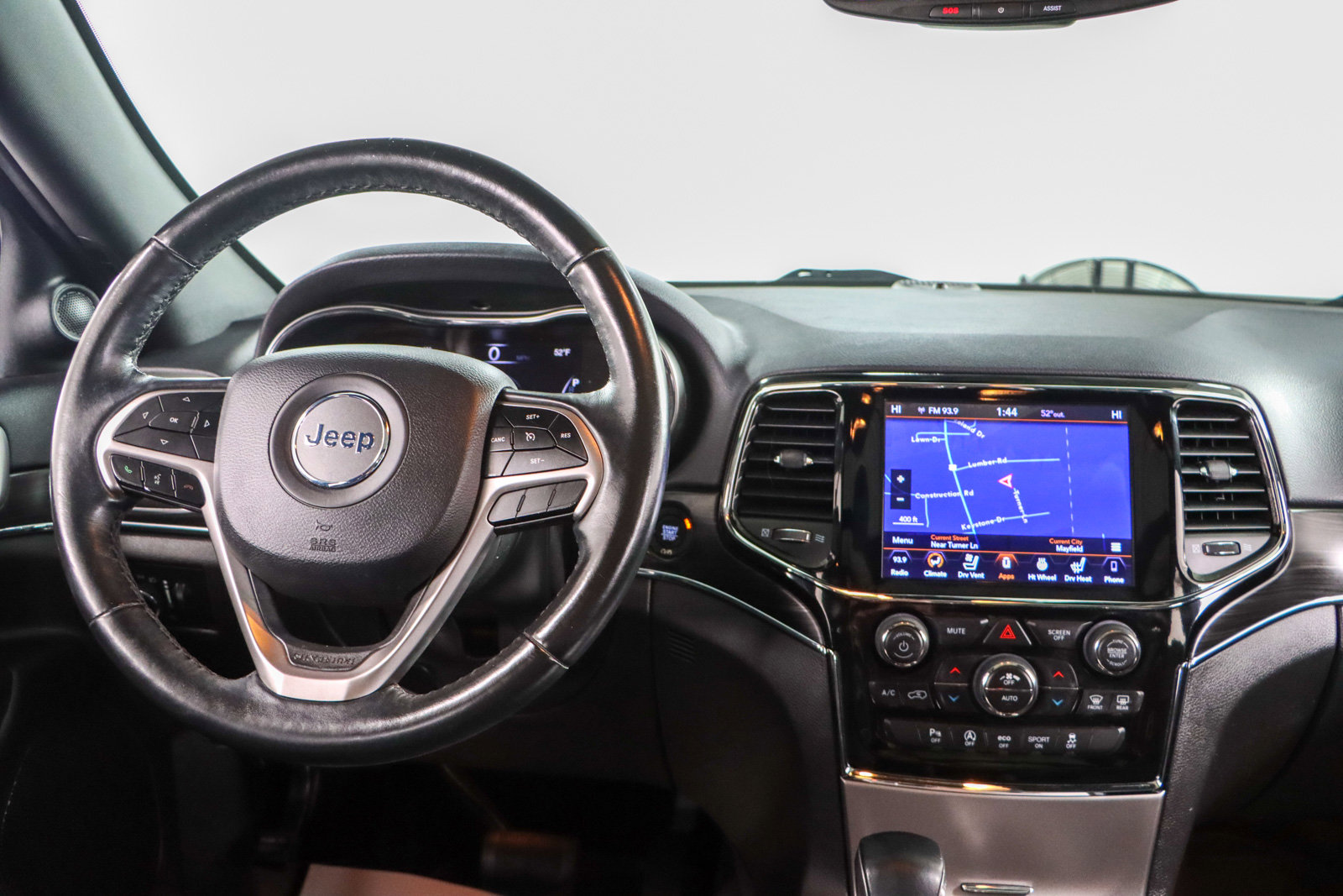 Used 2019 Jeep Grand Cherokee Limited w/ Luxury Group II image 17