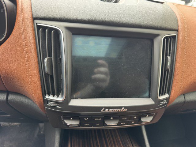 Used 2018 Maserati Levante AWD/4WD image 23