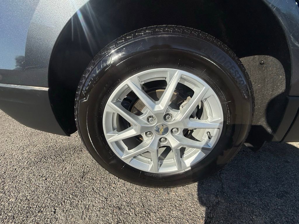Used 2023 Chevrolet Equinox LT image 31