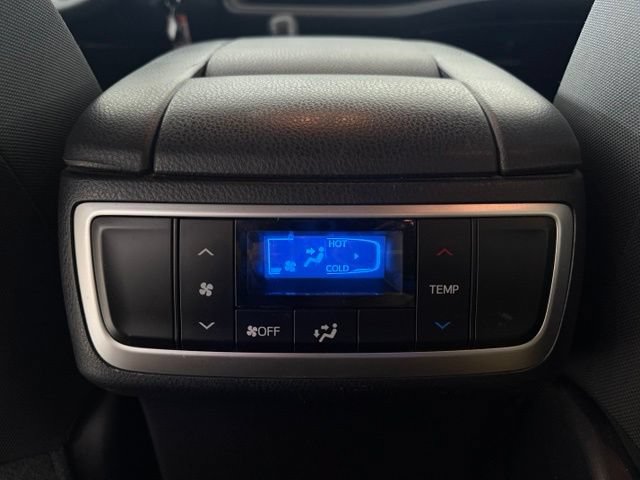 Used 2016 Toyota Highlander LE FWD image 25