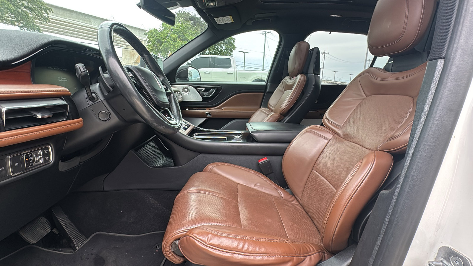 Used 2020 Lincoln Aviator Reserve w/ Equipment Group 201A RWD image 9