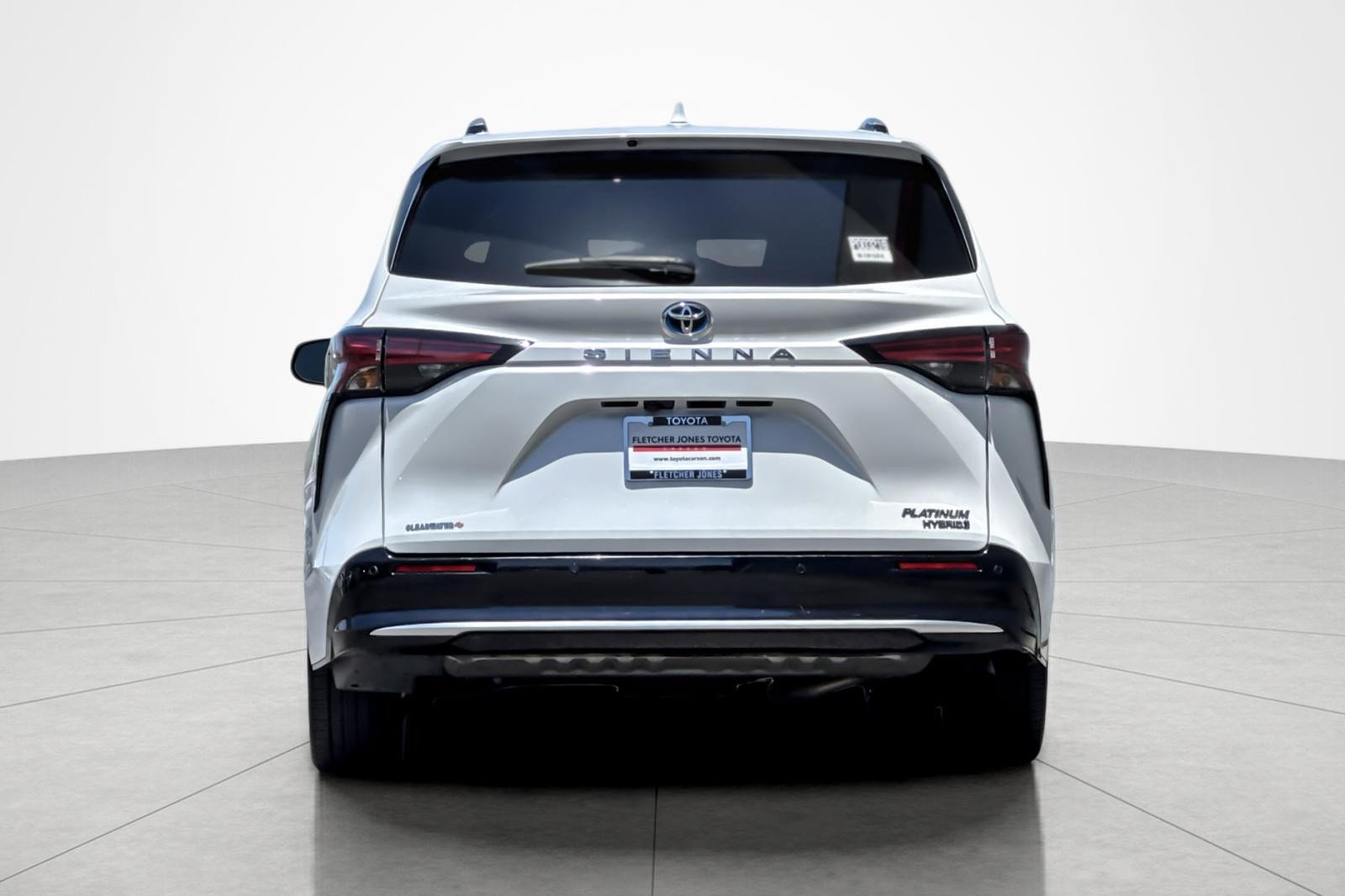 Certified 2023 Toyota Sienna Platinum FWD image 4
