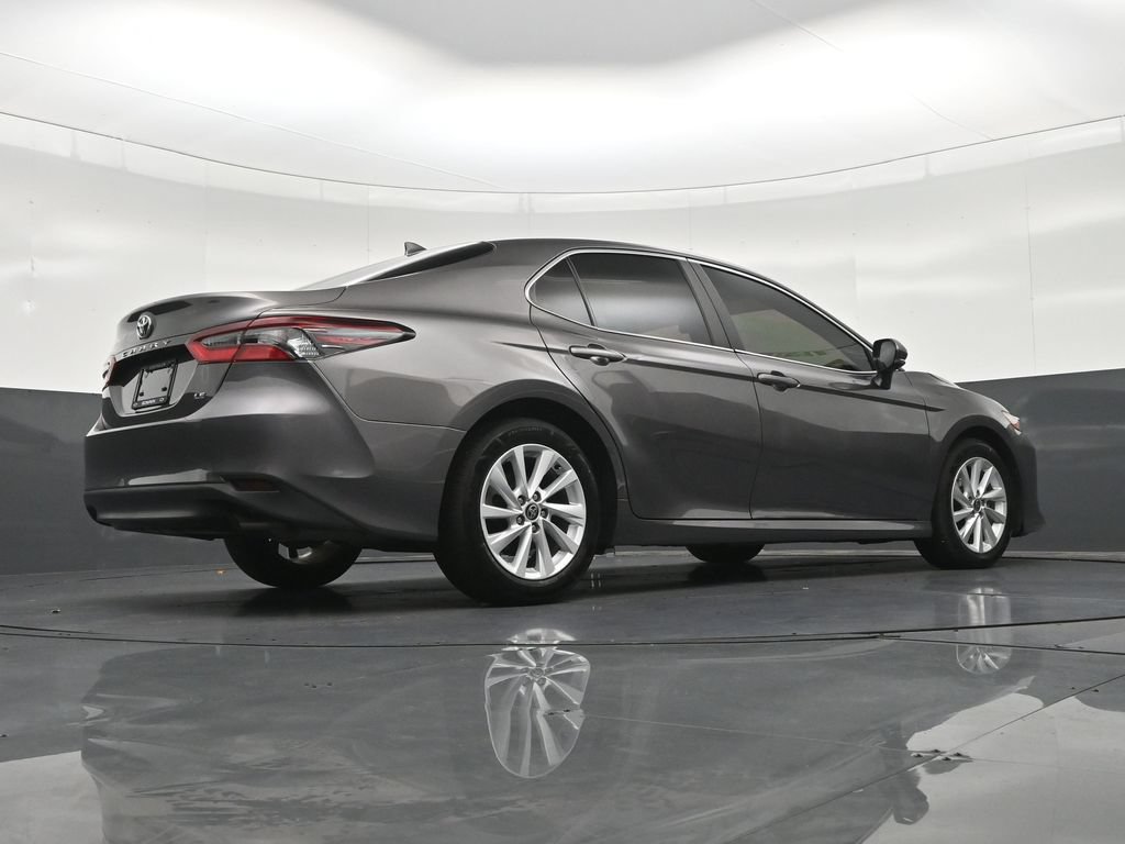 Used 2024 Toyota Camry LE w/ Convenience Package FWD image 28