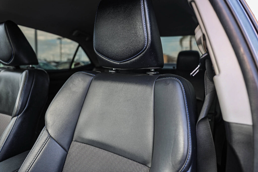 Certified 2019 Toyota Corolla SE FWD image 14