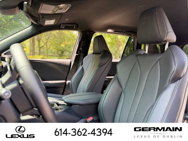 Used 2025 Lexus TX 500h AWD w/ Technology Package image 12
