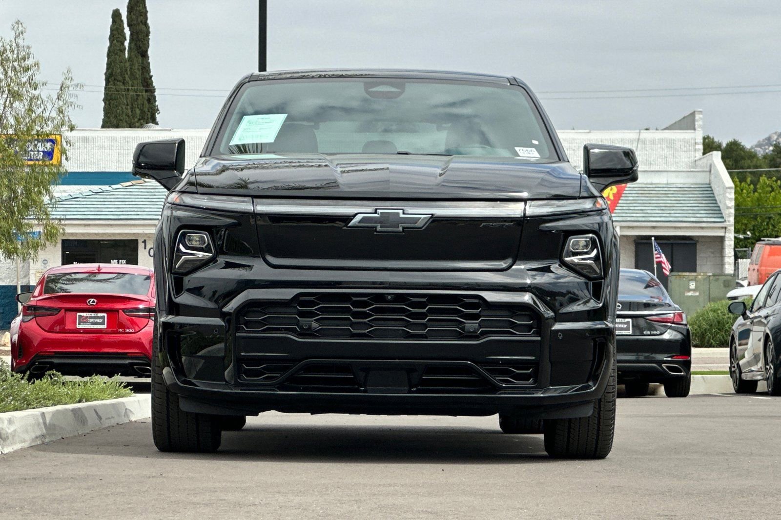 Used 2024 Chevrolet Silverado EV RST AWD/4WD image 9
