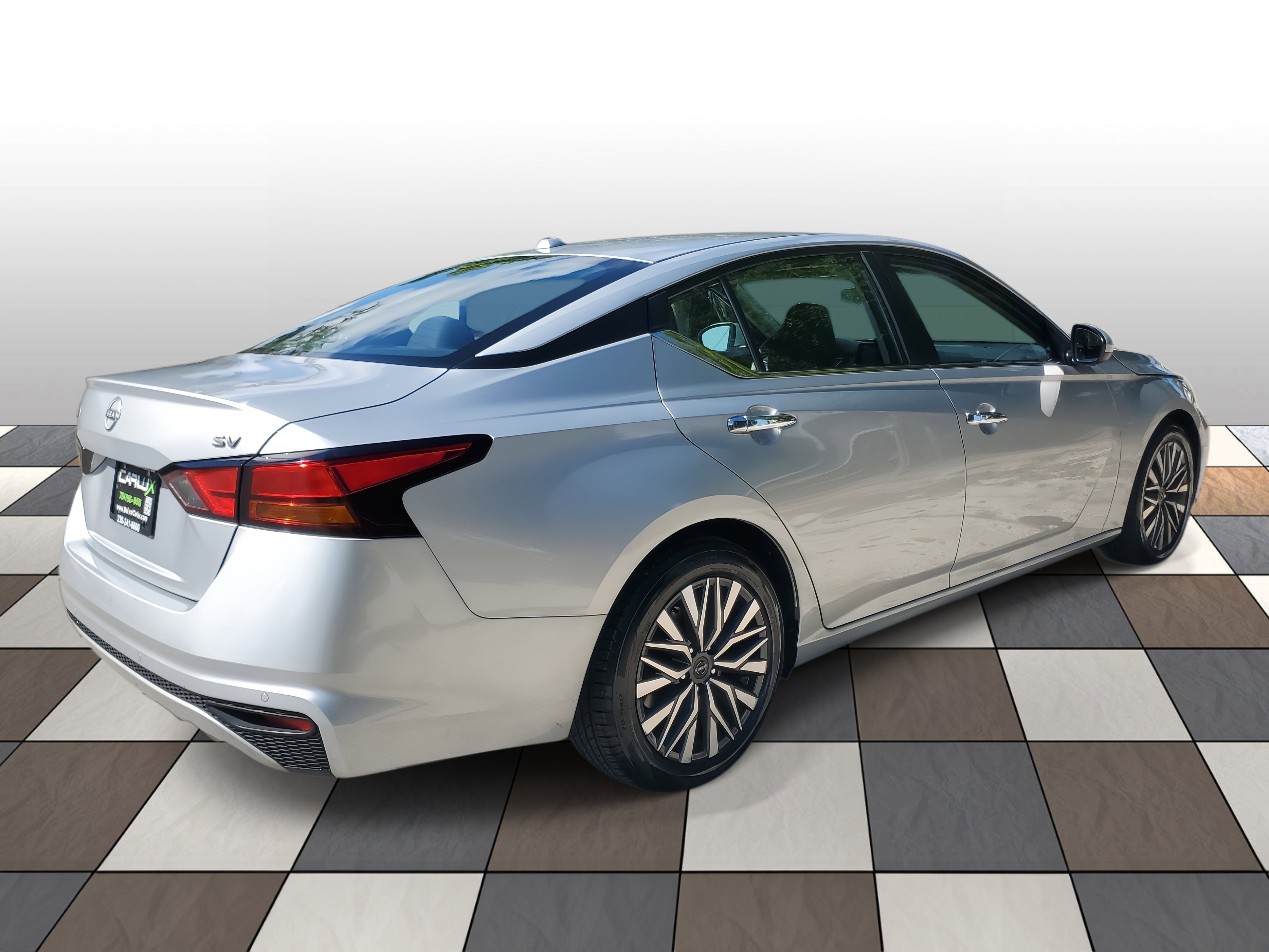 Used 2023 Nissan Altima 2.5 SV FWD image 4