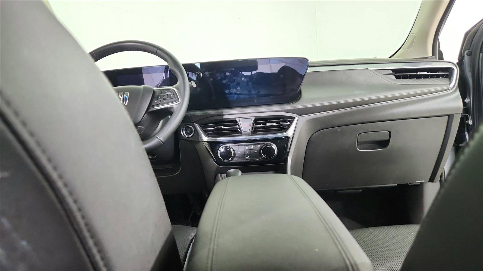 Used 2024 Buick Encore GX Sport Touring FWD image 13