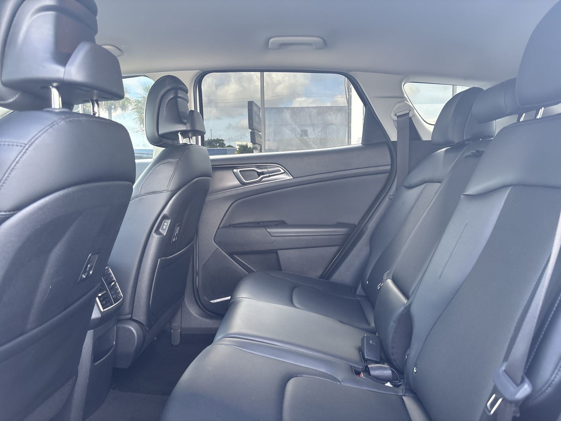 Used 2024 Kia Sportage EX FWD image 22