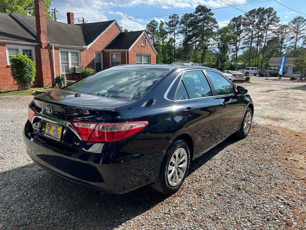 Used 2017 Toyota Camry LE FWD image 6