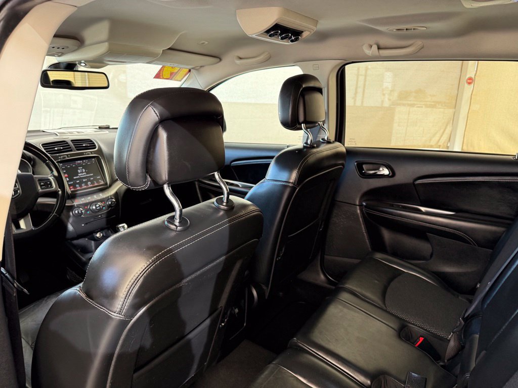 Used 2019 Dodge Journey Crossroad w/ Driver Convenience Group FWD image 24