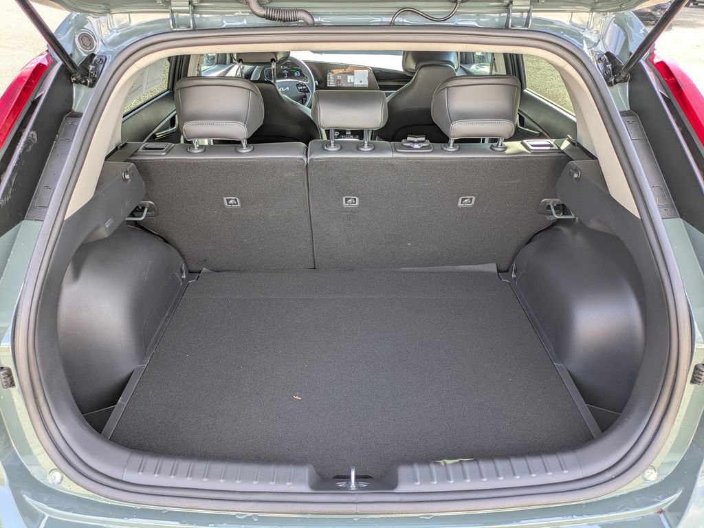 Used 2025 Kia Niro EX image 13