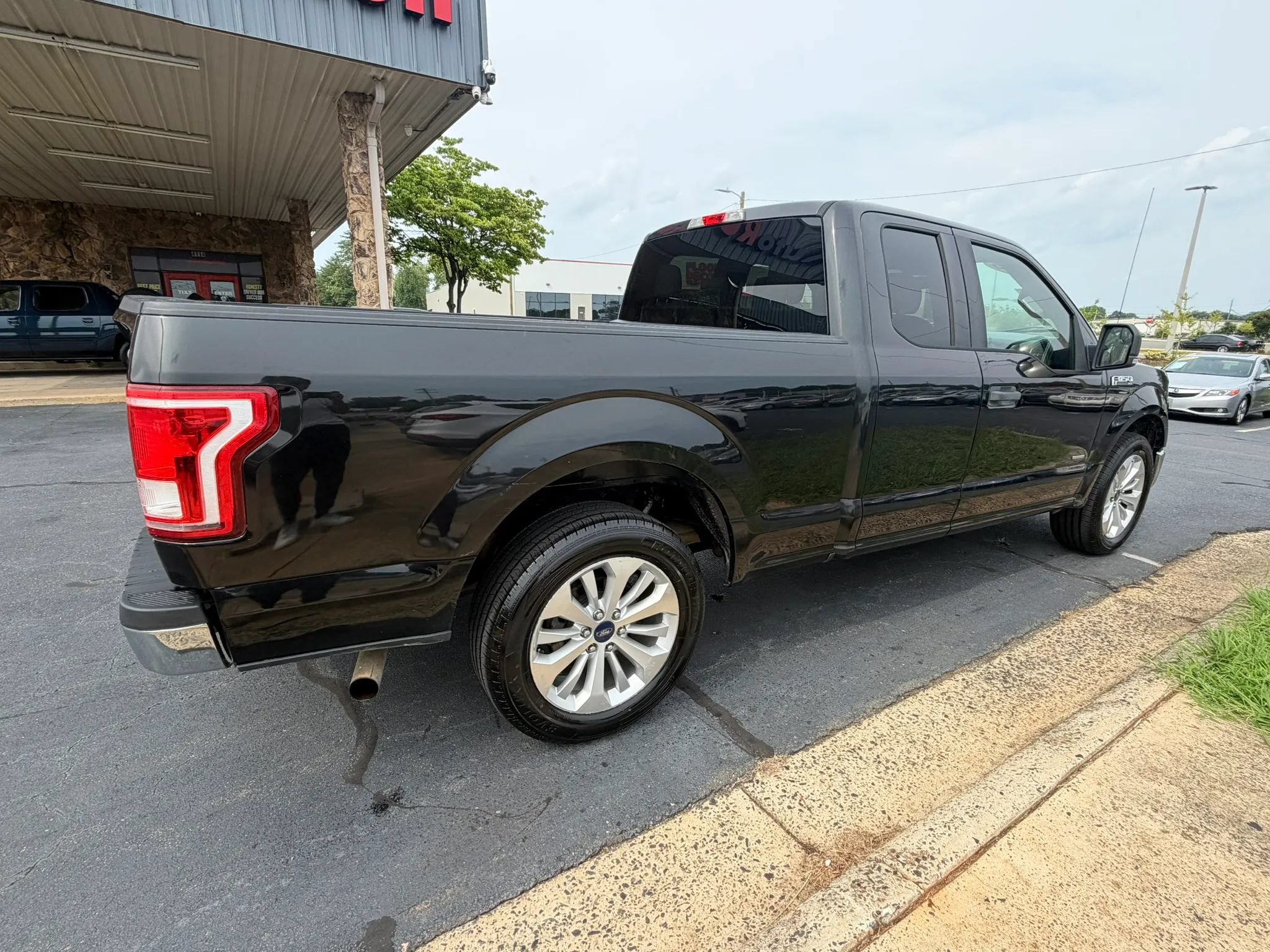 Used 2015 Ford F150 XLT w/ Equipment Group 301A Mid RWD image 6