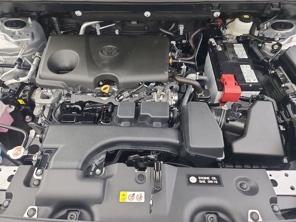 Used 2025 Toyota RAV4 XLE AWD/4WD image 38