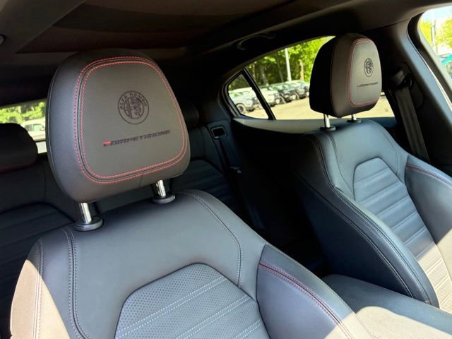 Used 2024 Alfa Romeo Stelvio AWD image 39