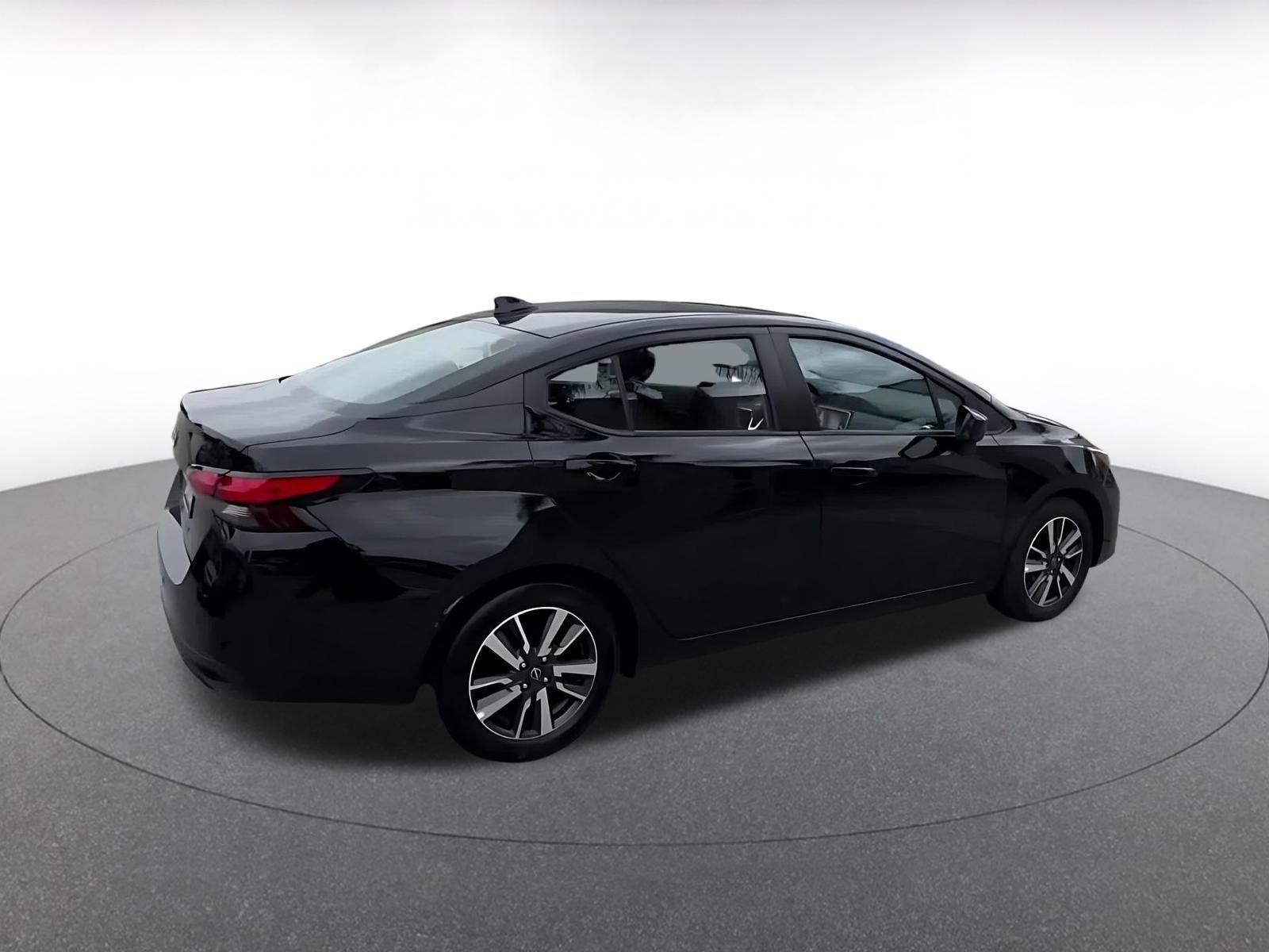 Used 2025 Nissan Versa SV FWD image 15