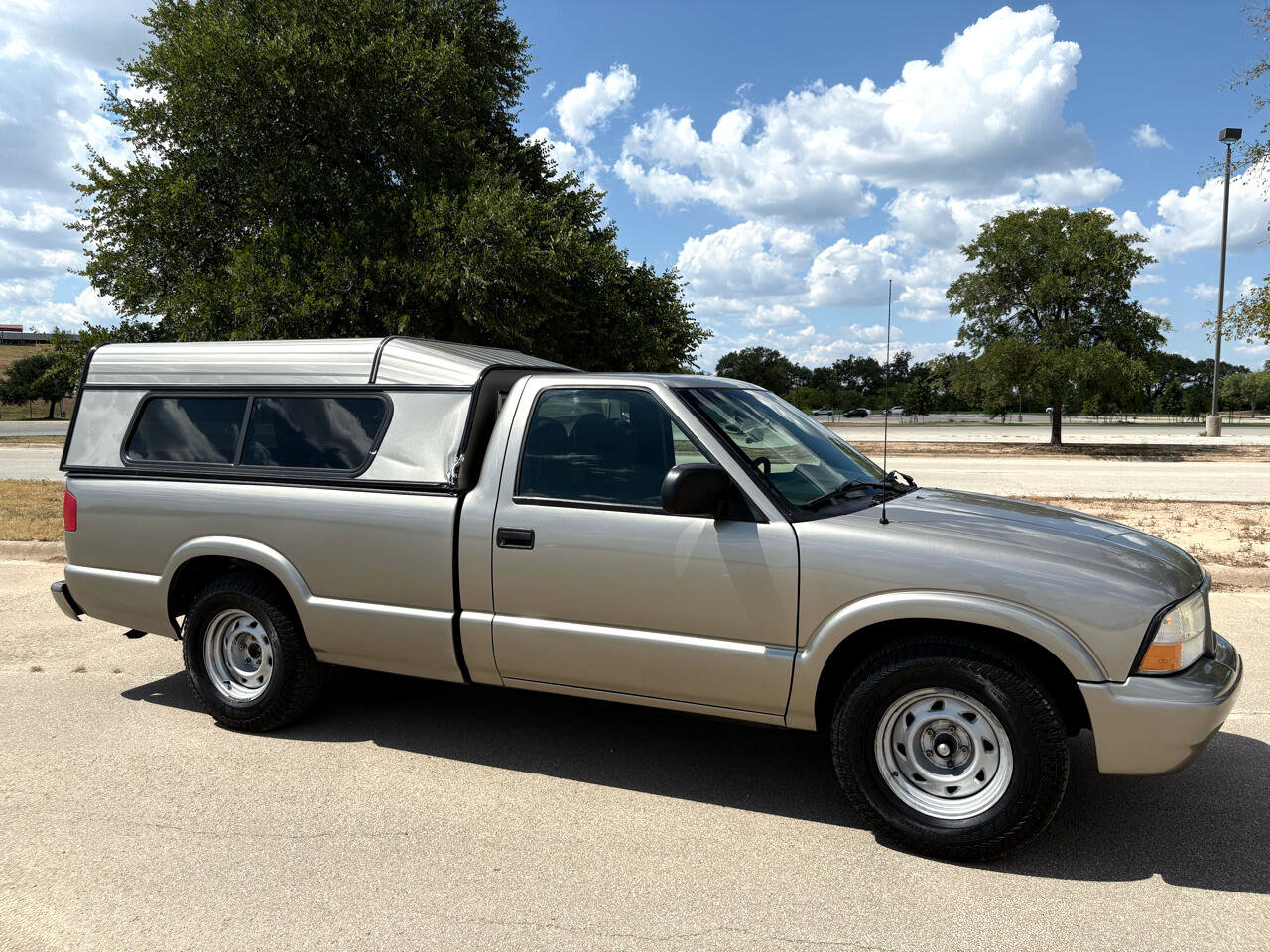 Used 2003 GMC Sonoma SL w/ Convenience Package image 42