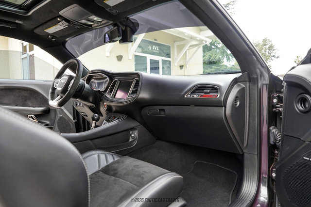 Used 2020 Dodge Challenger SRT Hellcat RWD image 34