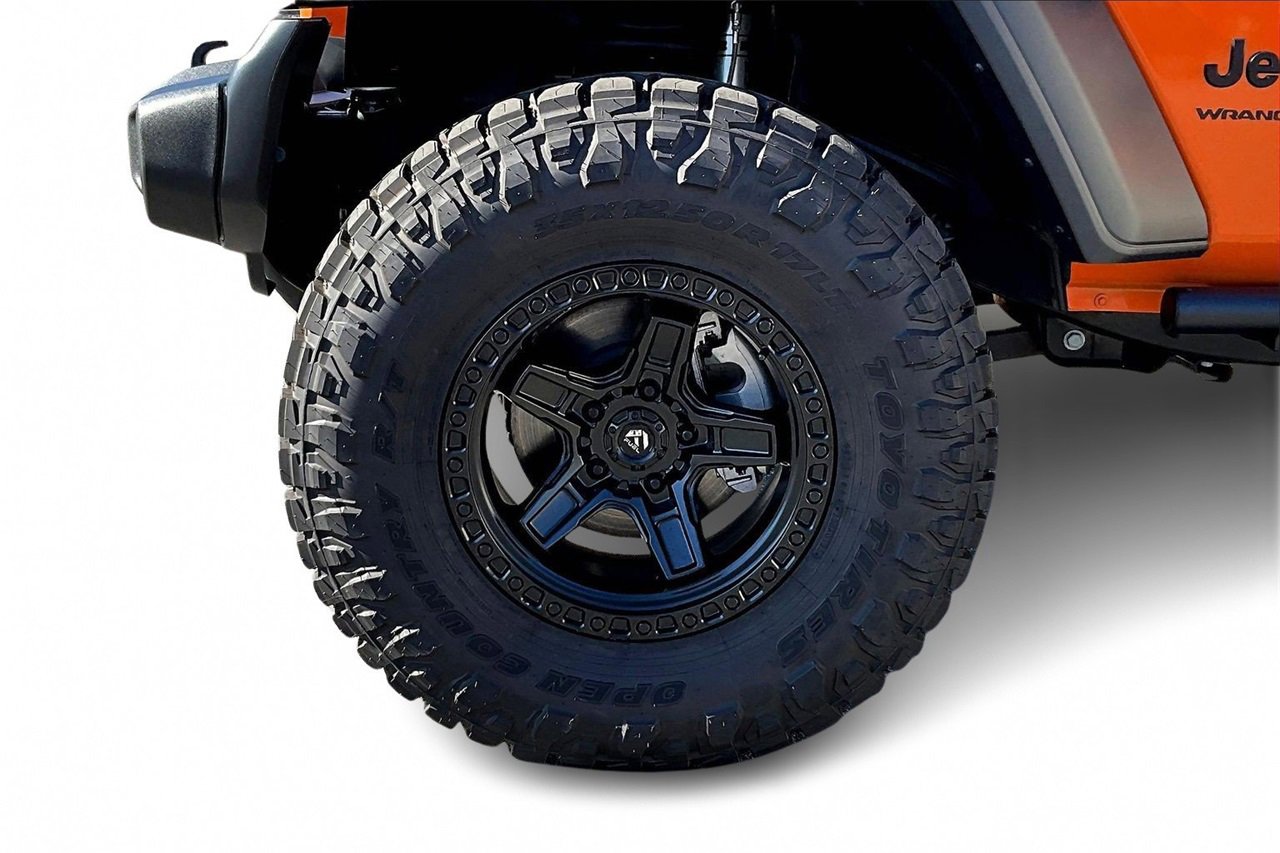 Certified 2025 Jeep Wrangler Sport image 30