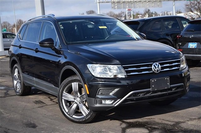 Used 2020 Volkswagen Tiguan SEL w/ Tiguan Two-Row MDO Package image 2