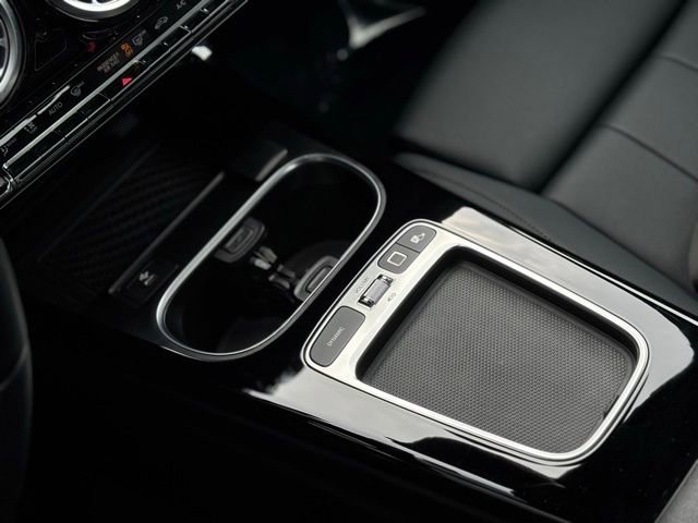 Used 2025 Mercedes-Benz CLA 250 4MATIC image 36