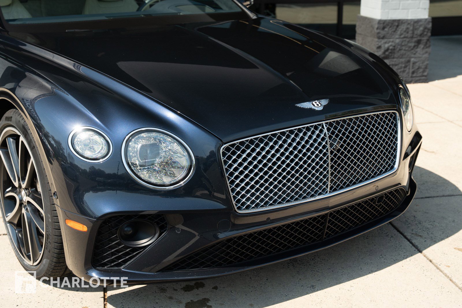 Used 2021 Bentley Continental GT image 2