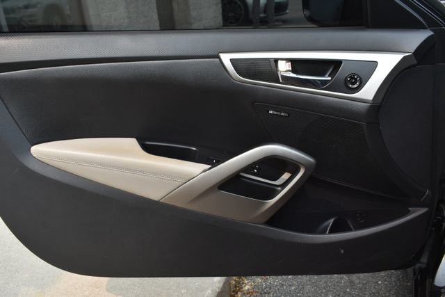 Used 2012 Hyundai Veloster w/ Style Pkg FWD image 17