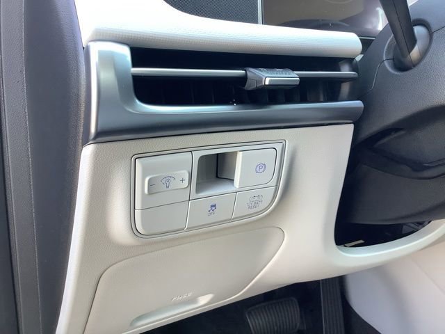 New 2026 Hyundai Tucson Blue SE image 26