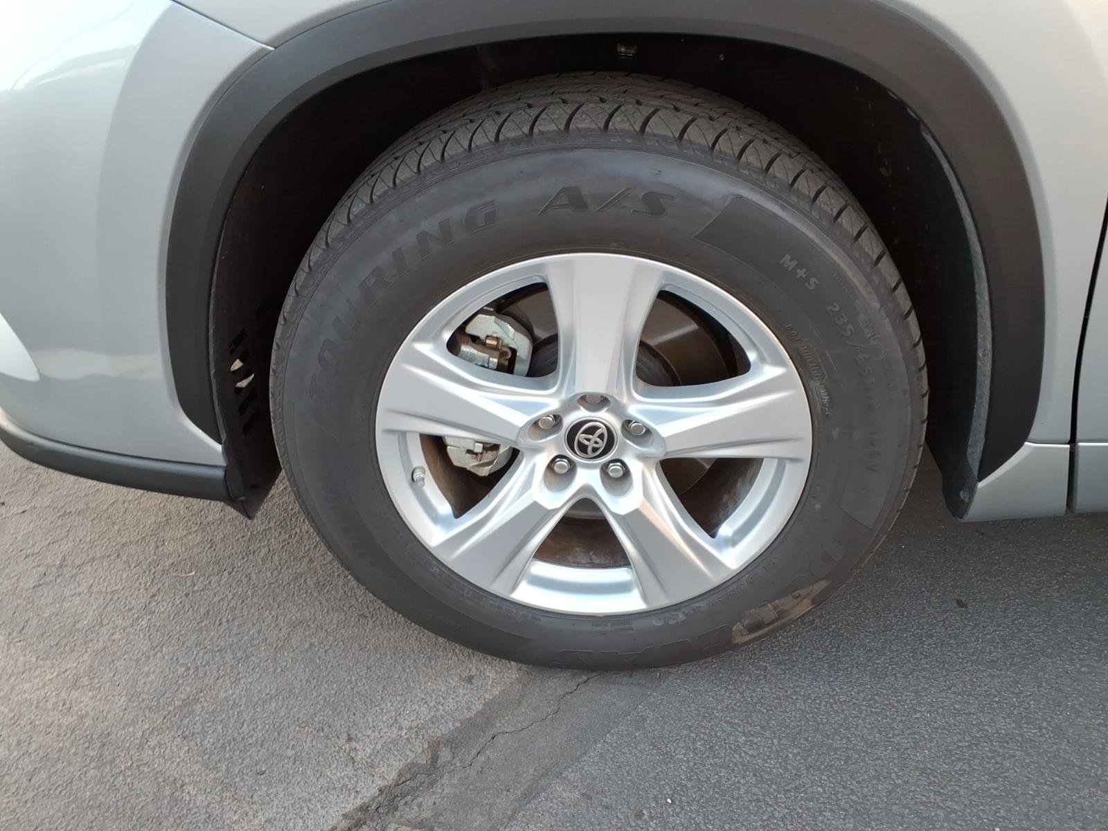 Certified 2020 Toyota Highlander L FWD image 9