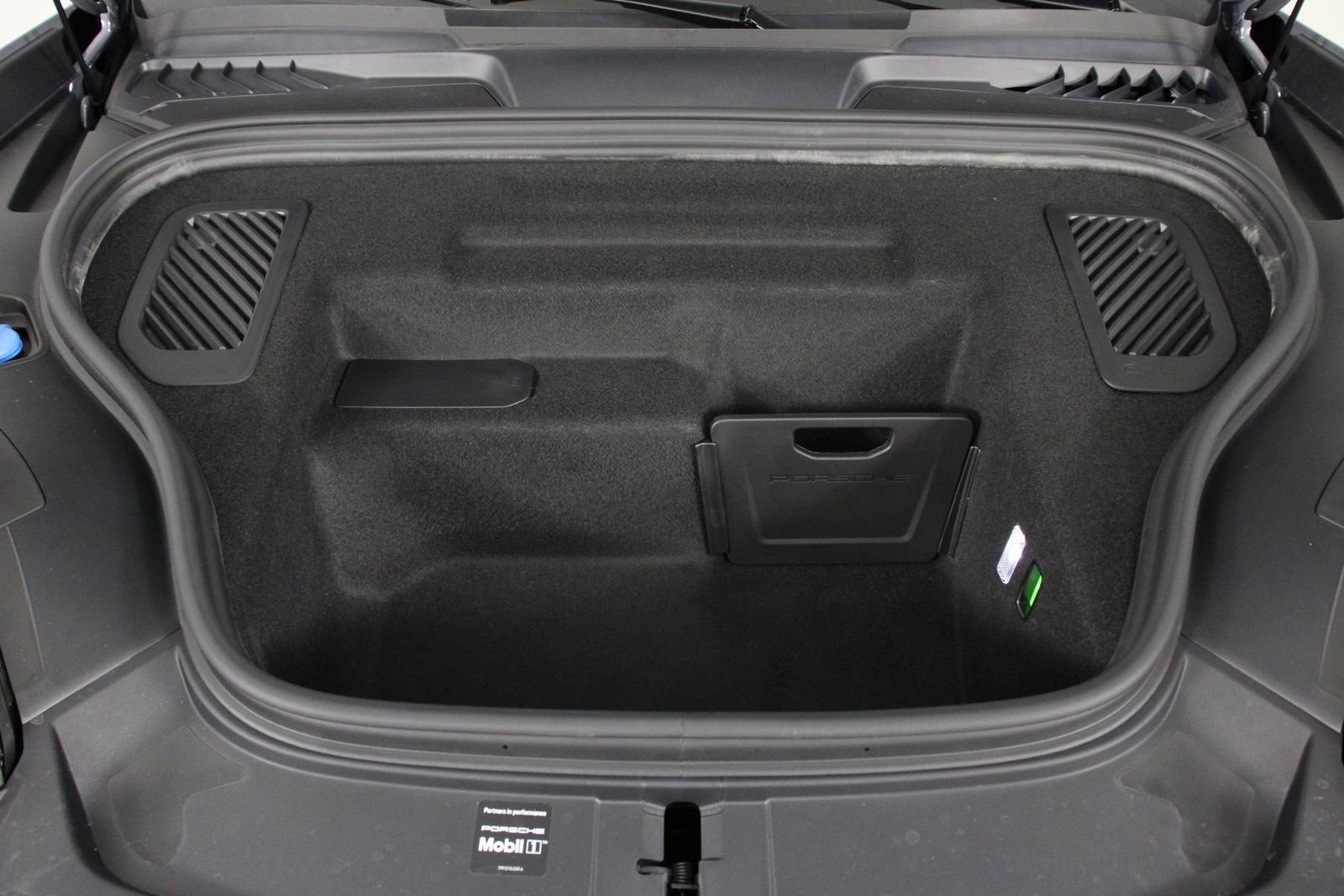 New 2026 Porsche Macan 4S Electric image 20