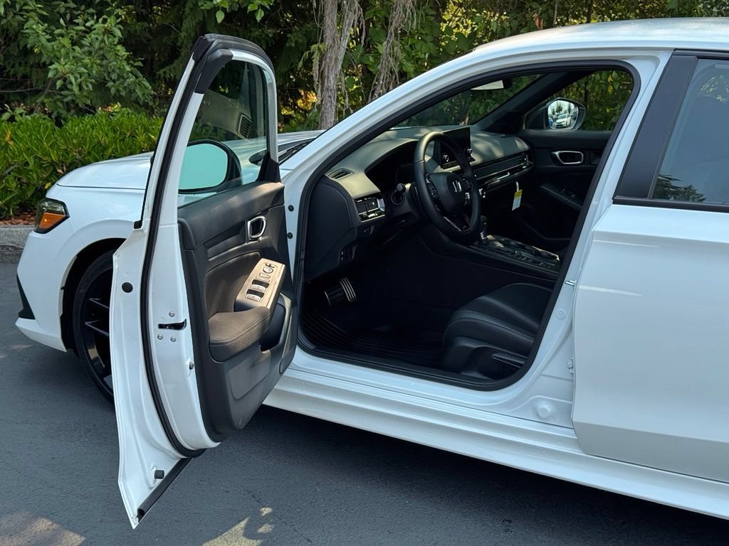 Used 2023 Honda Civic Sport image 6