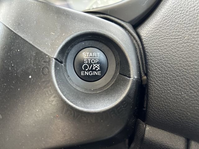 Used 2022 Jeep Renegade Latitude AWD/4WD image 17