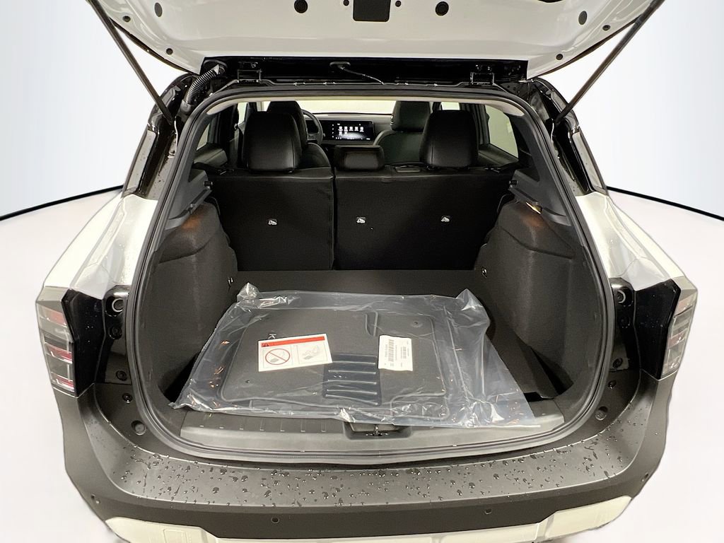 New 2026 Nissan Kicks SR AWD/4WD image 25