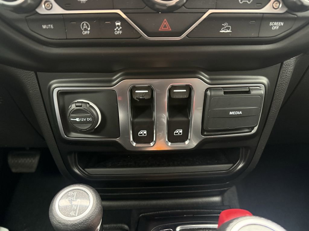 Used 2021 Jeep Wrangler Sport image 22