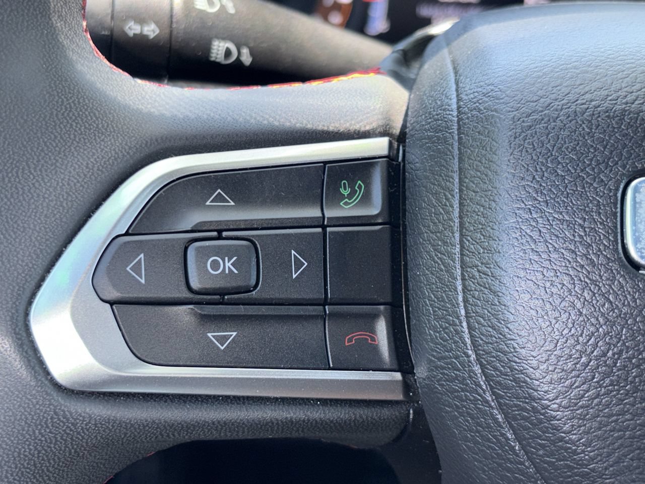 Used 2024 Jeep Compass Trailhawk AWD/4WD image 14